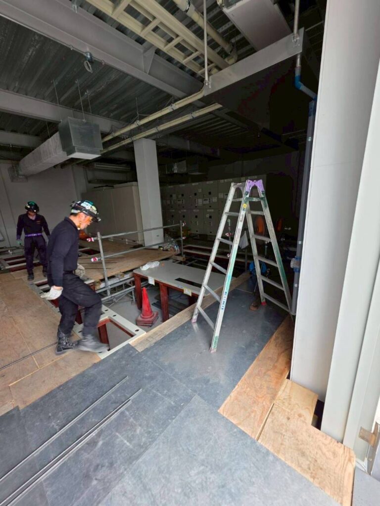 鳥取県での電子制御盤、搬入・据付工事